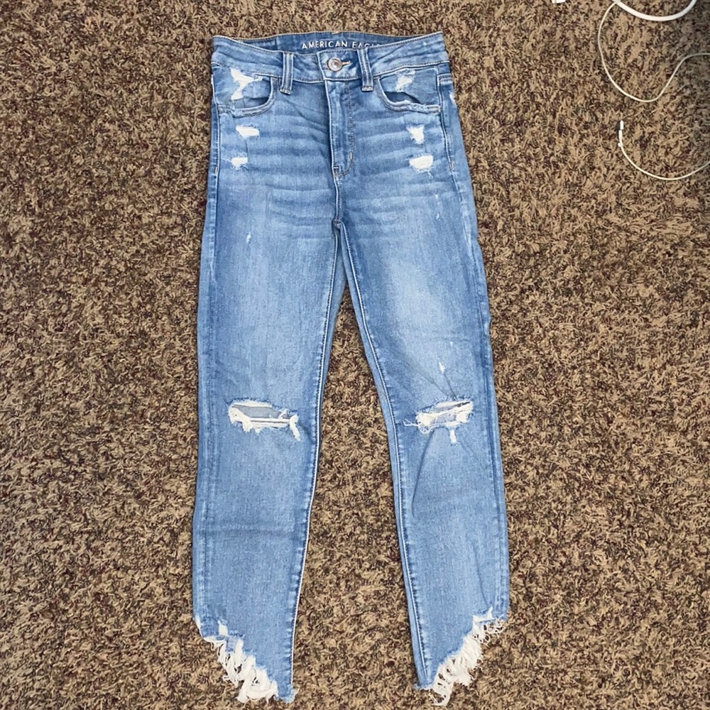 American Eagle high waisted jeans. Short size 2. Next level stretch.